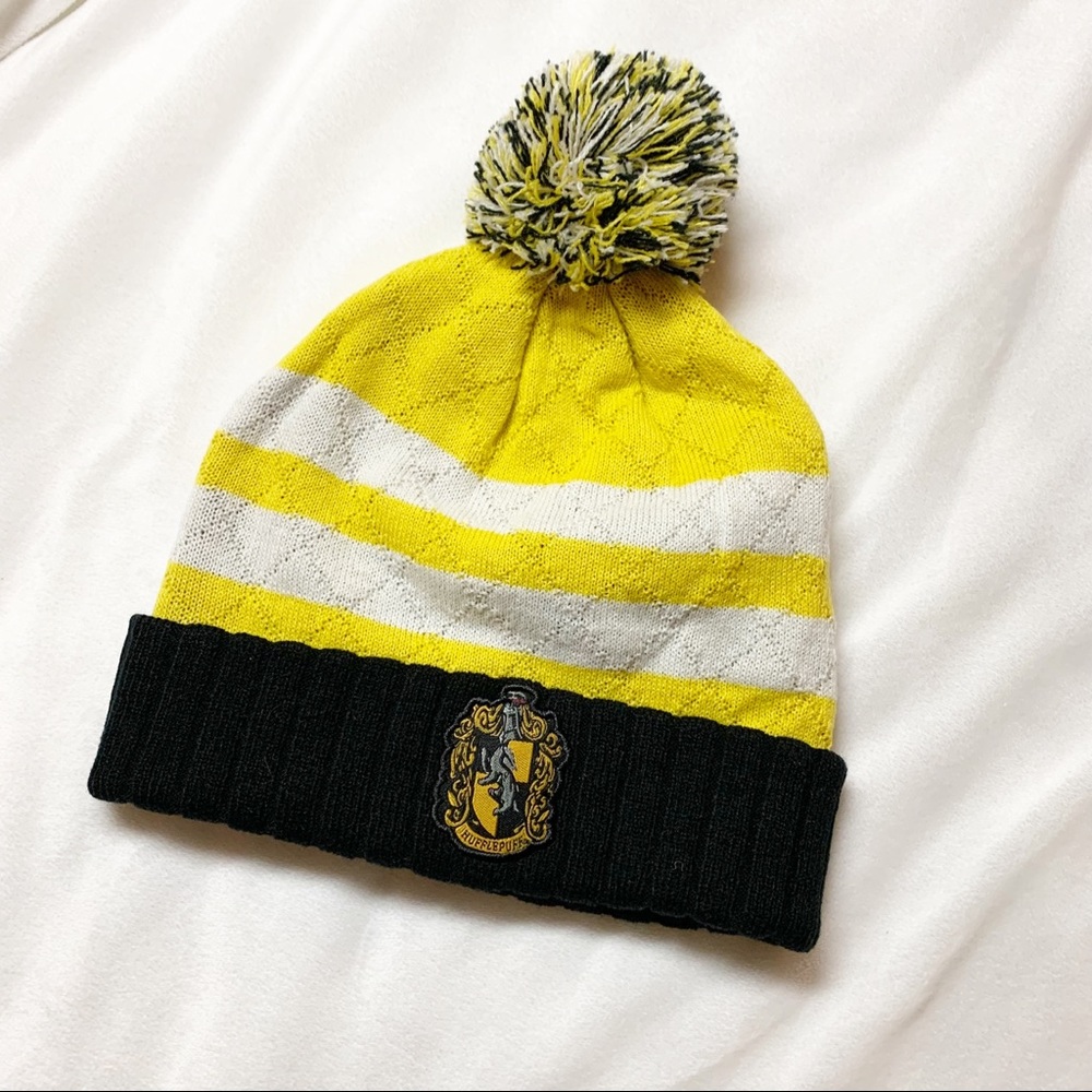 Hufflepuff Harry Potter Toque with Pompom Warner Bros - Picture 1 of 9
